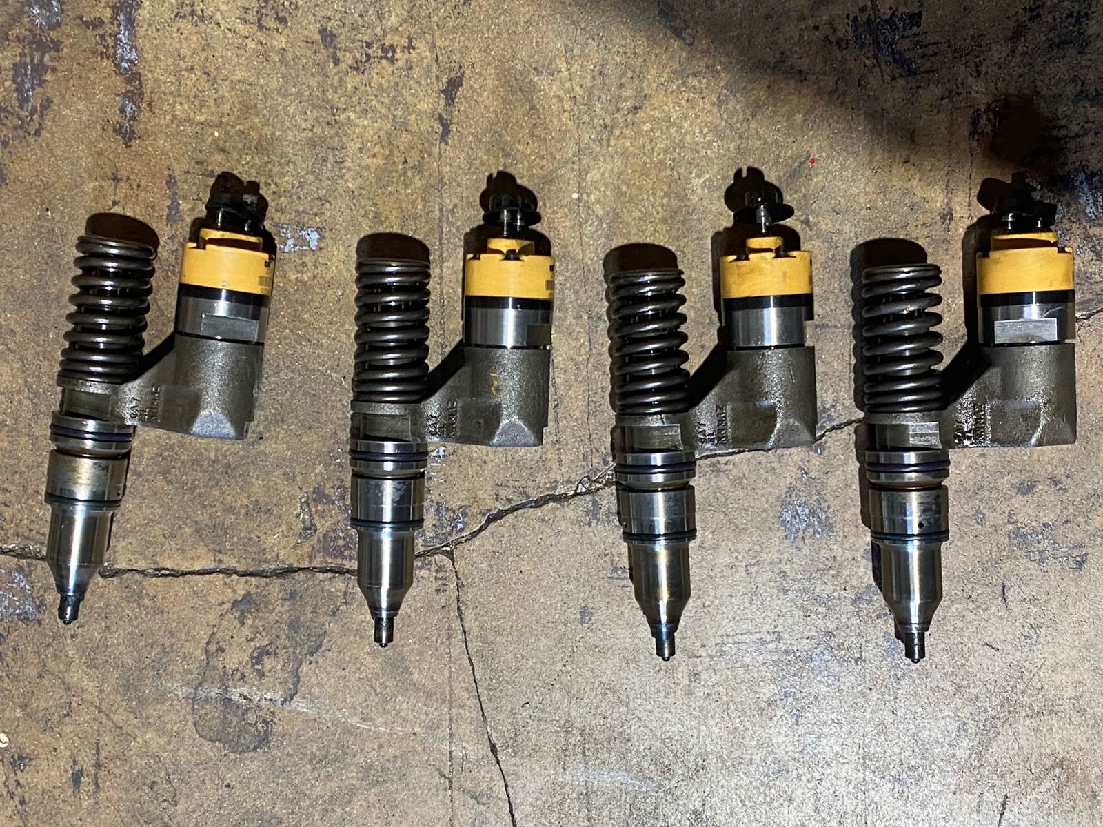 Fuel Injectors – Part No fuel injectors – CAT Spare Part
